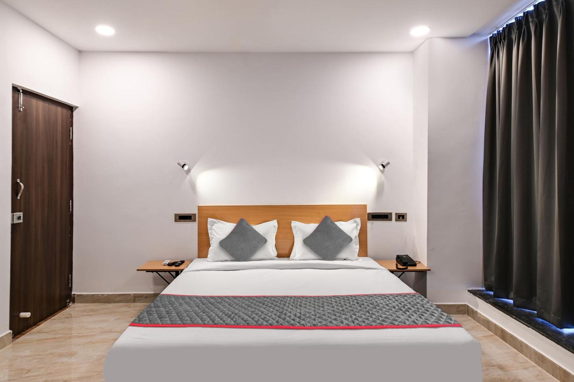 Super Townhouse De Alphabet Karmanghat Hyderabad Exterior photo