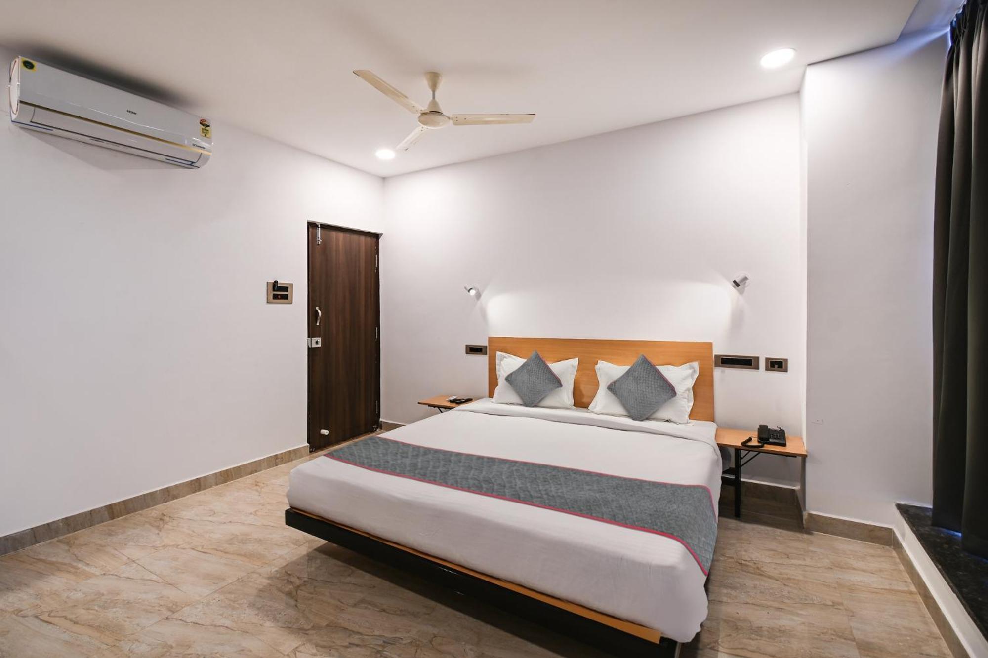 Super Townhouse De Alphabet Karmanghat Hyderabad Exterior photo