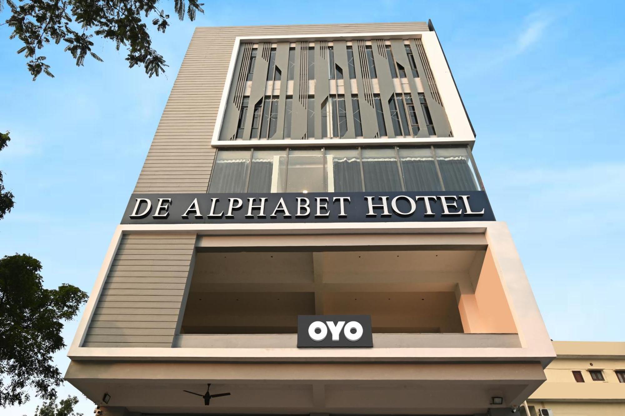 Super Townhouse De Alphabet Karmanghat Hyderabad Exterior photo